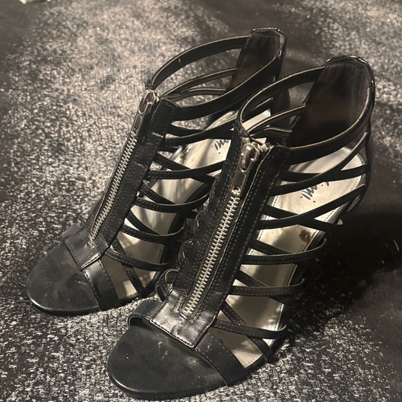 Shoes - Black Strappy Women's Heels